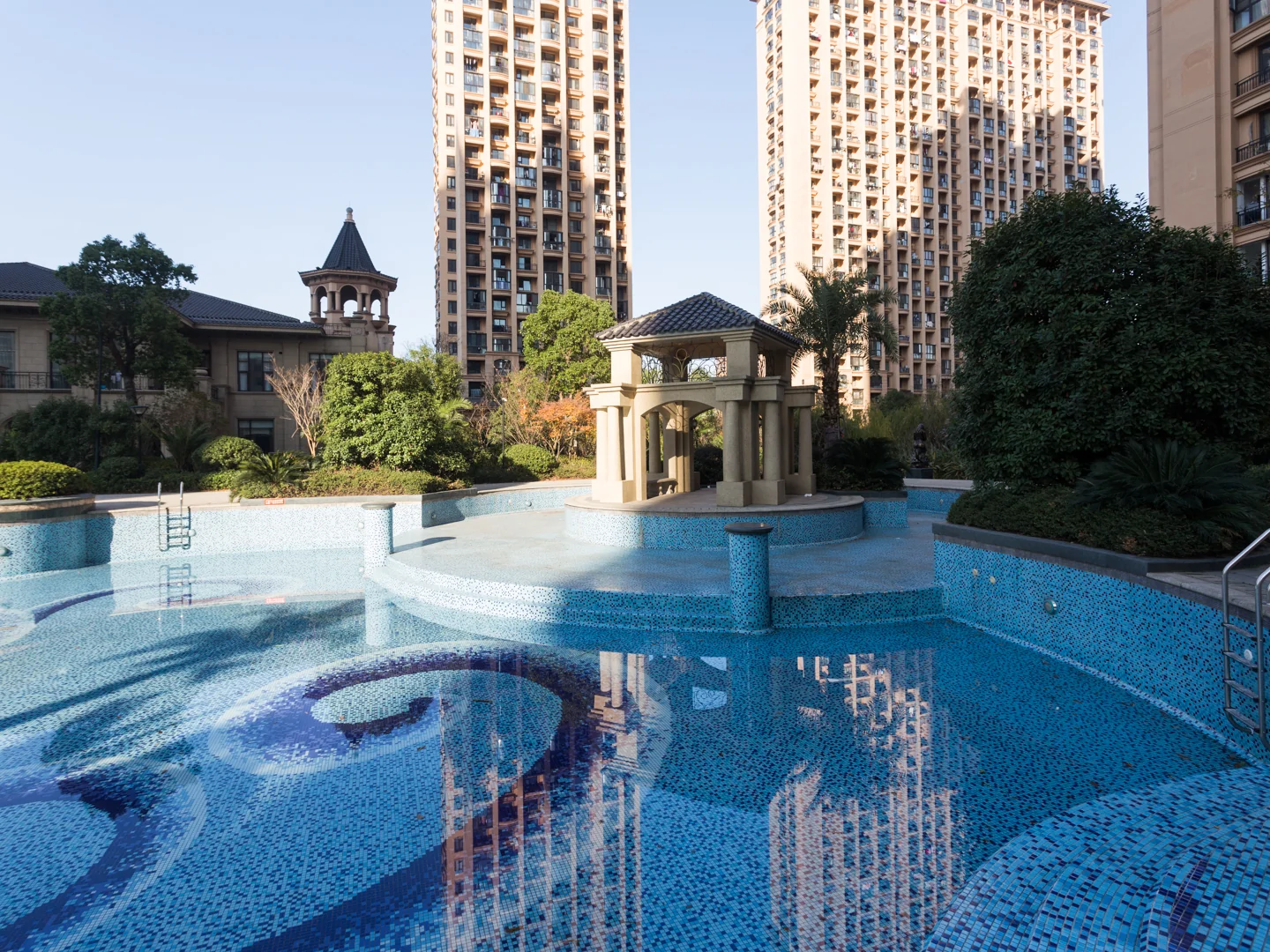 Radiant Clear Villa - Photo 10