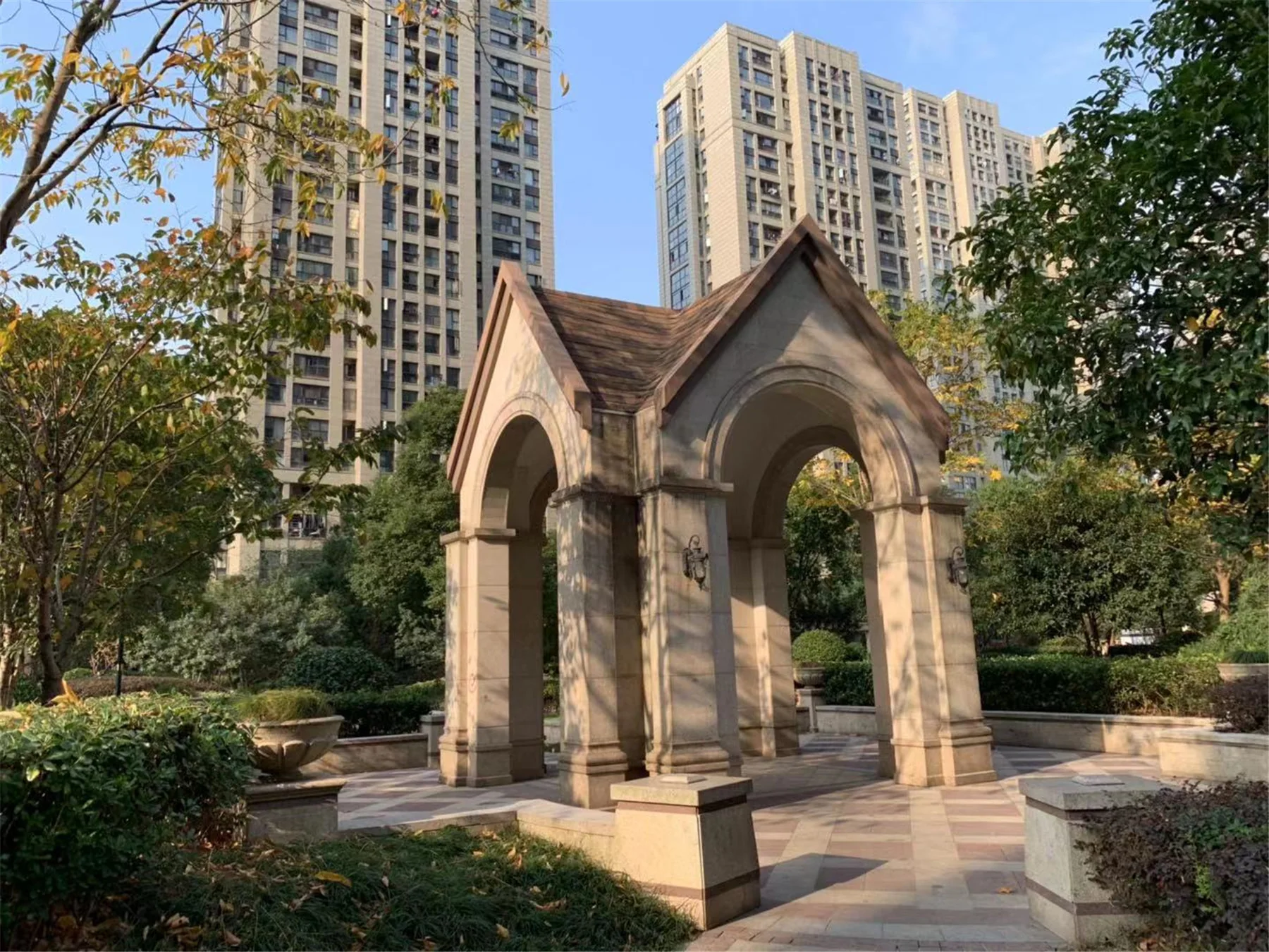 Skyward Peninsula Grand Manor - Photo 18