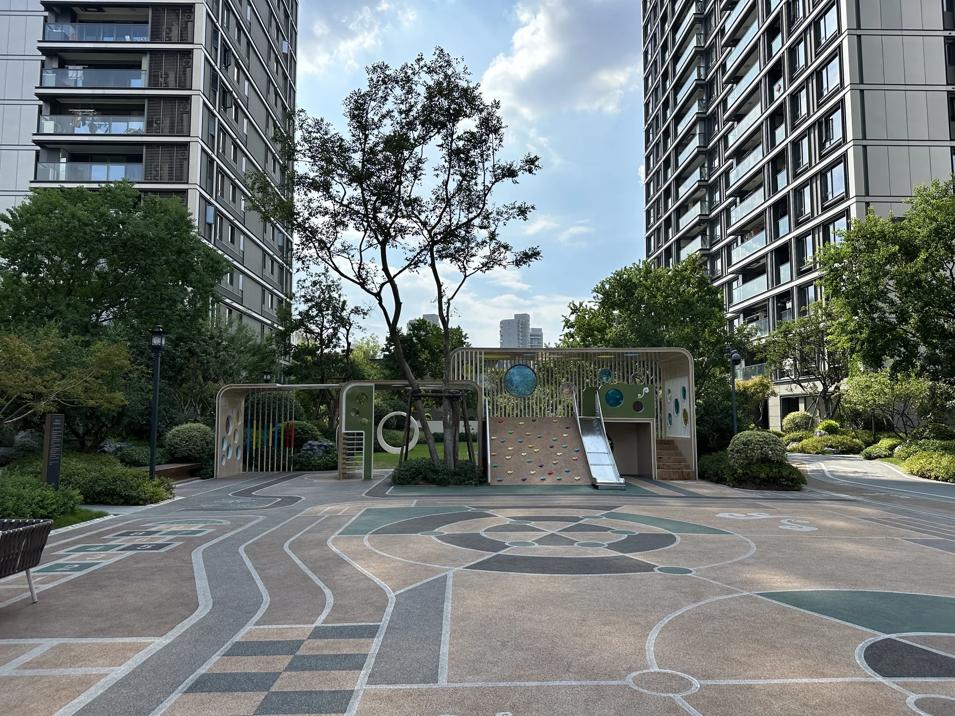 Scholarly Aura Emerald - Photo 12