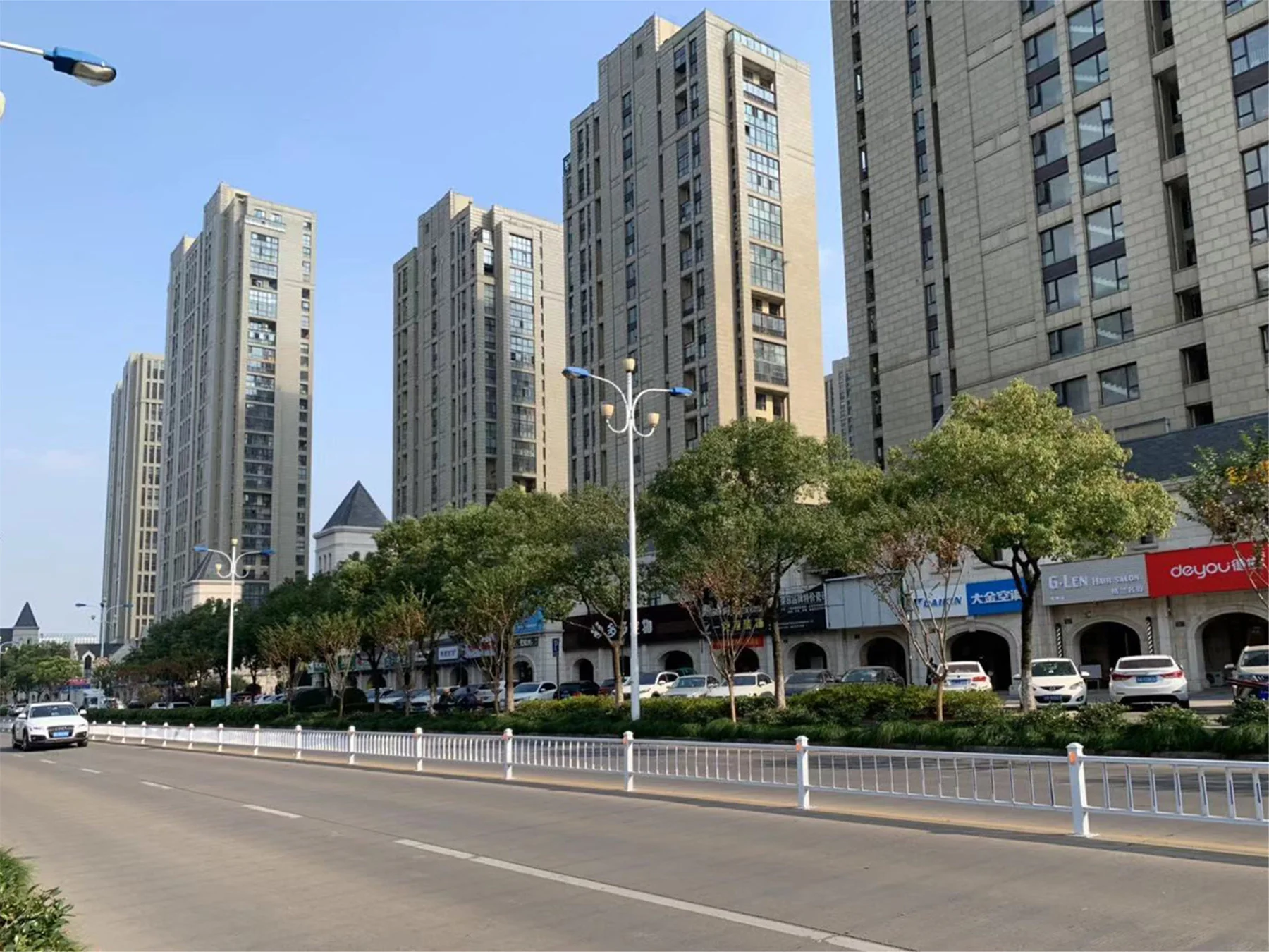 Skyward Peninsula Grand Manor - Photo 3