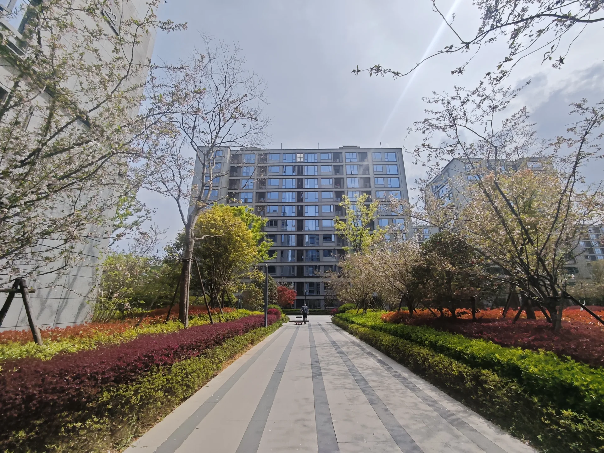 Cloudscape Mansion - Photo 4