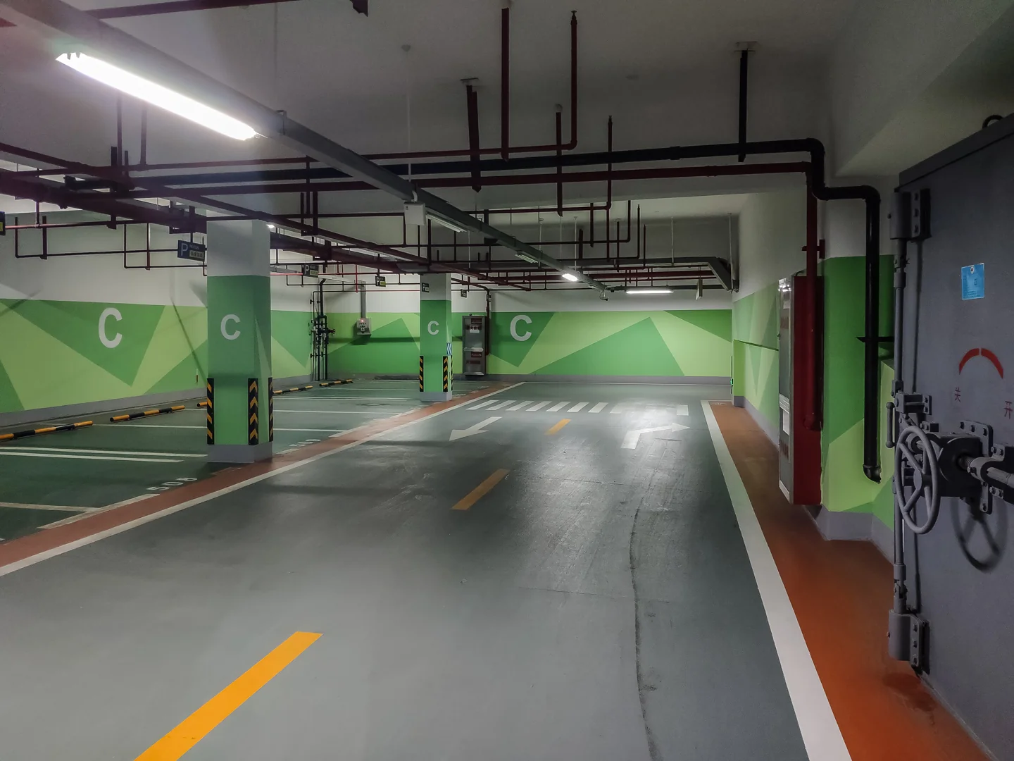 Spruce Manor - Photo 11