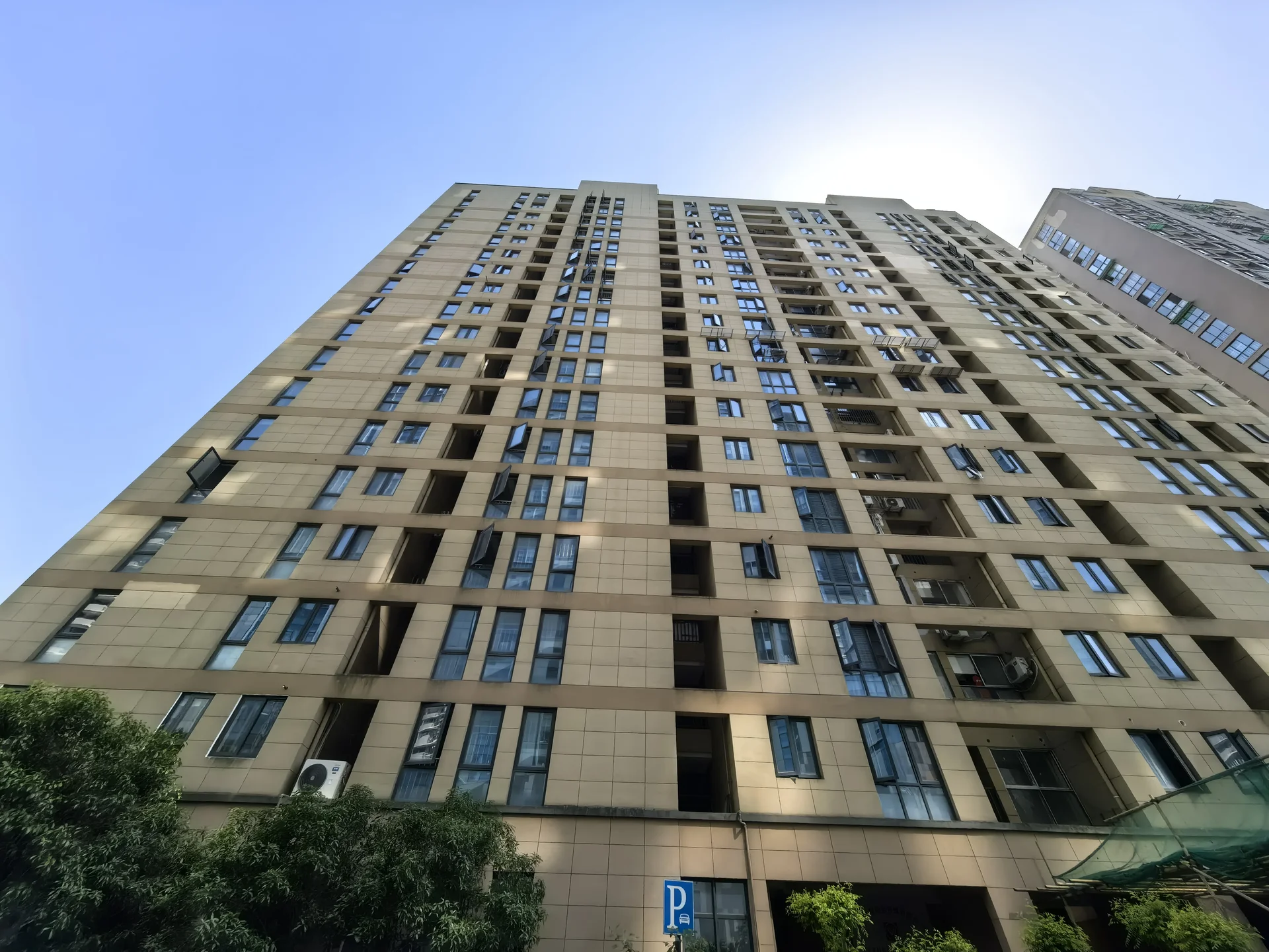 Jufeng Apartment - Photo 3