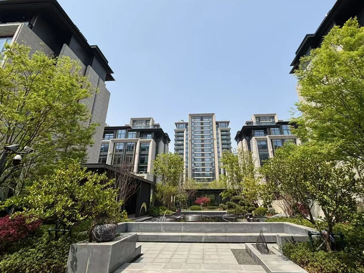 Central Mansion - Photo 3