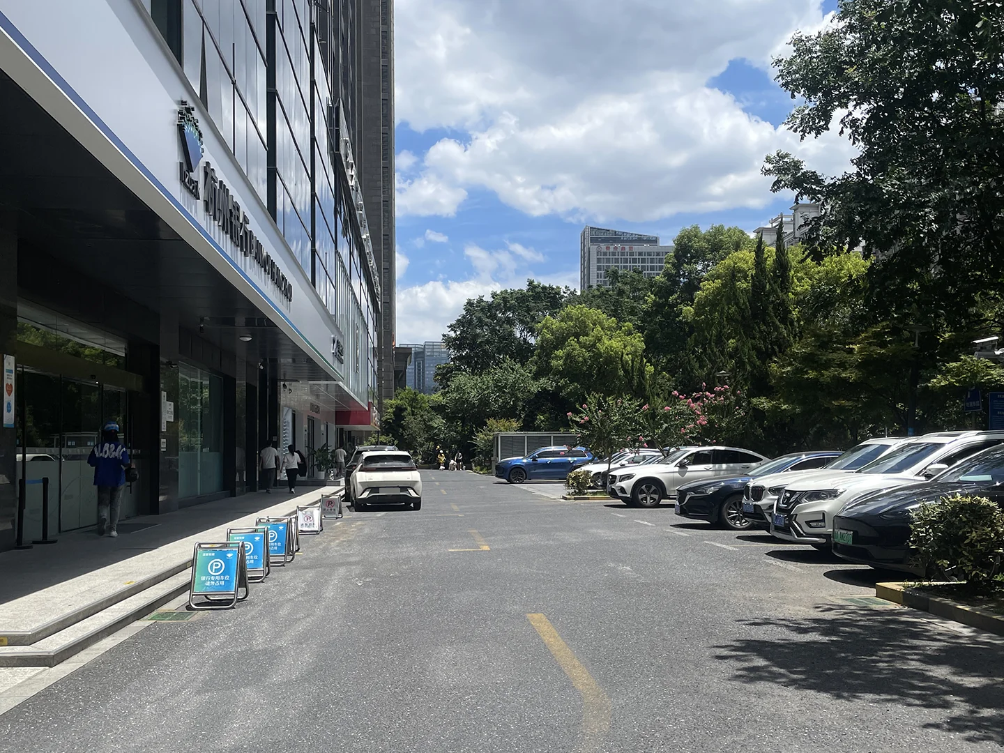 Qianlong Mansion - Photo 14