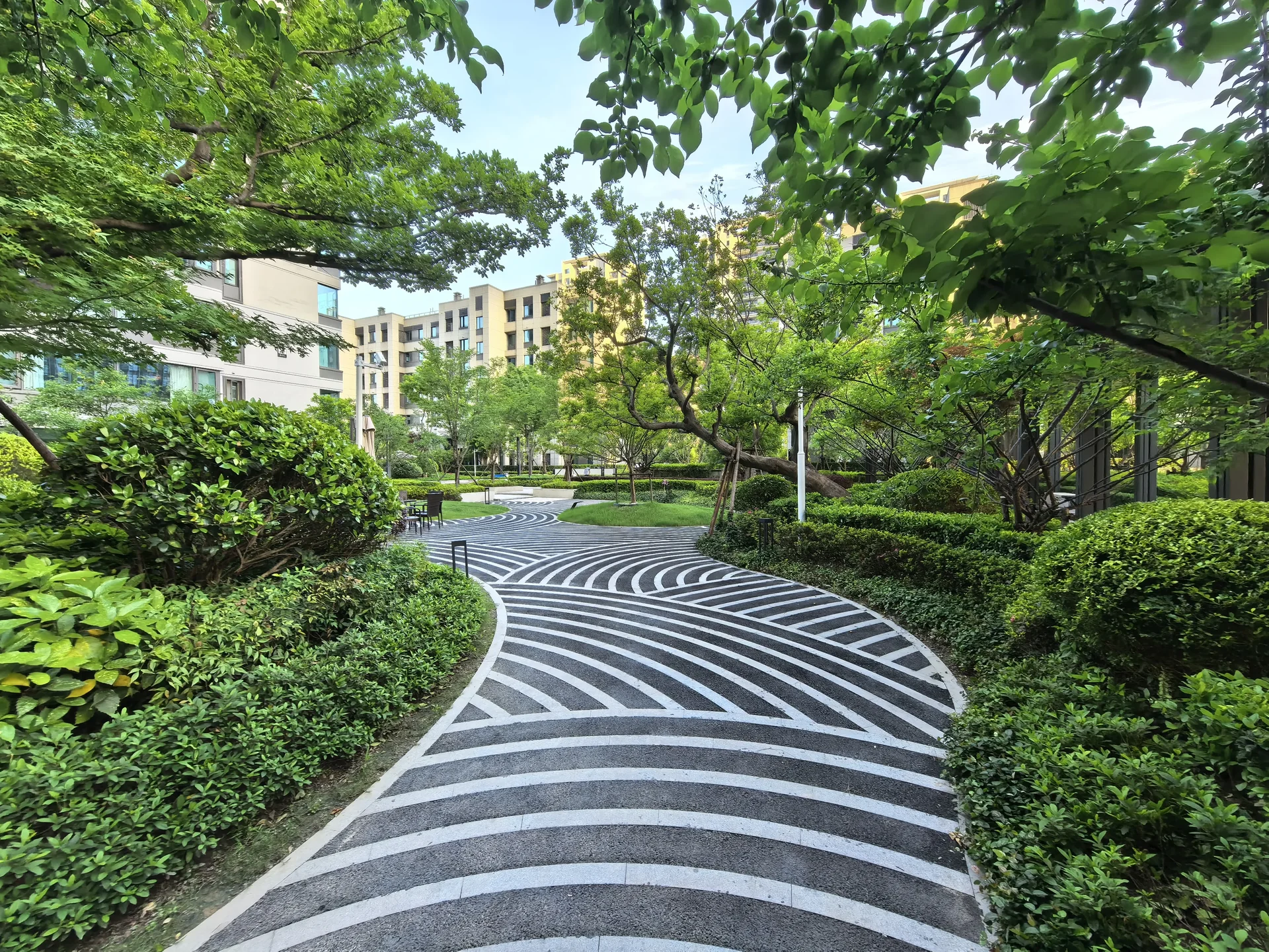 World Trade Radiance - Photo 5