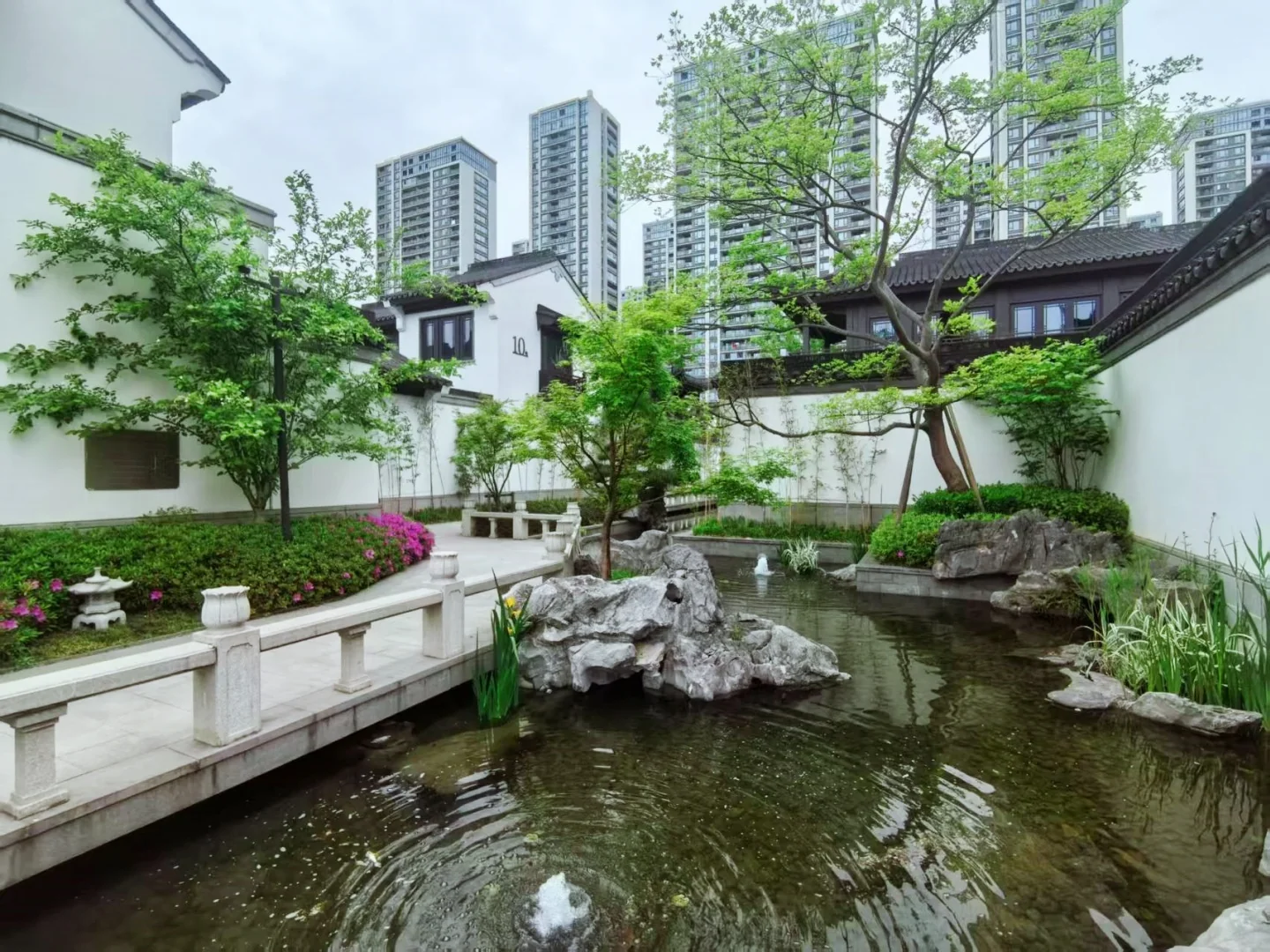 South Lake Moon  - Photo 12