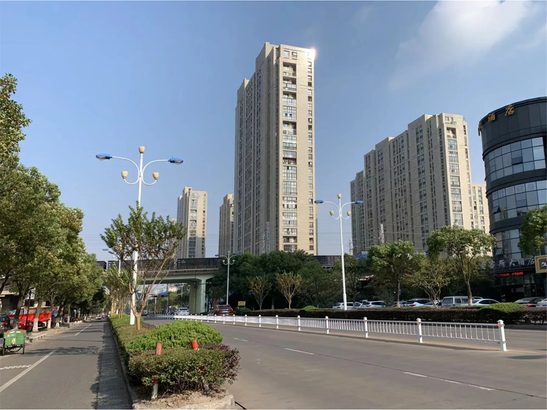 Skyward Peninsula Grand Manor - Photo 11