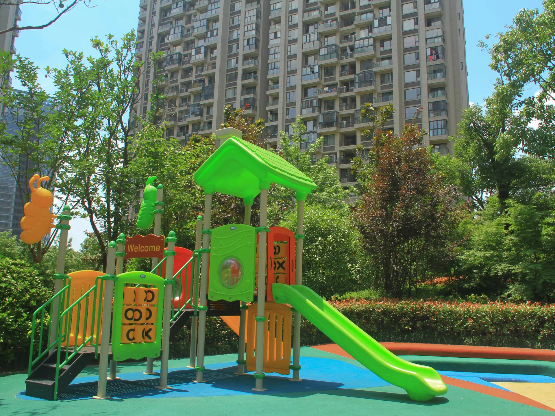 Universal World - Photo 6