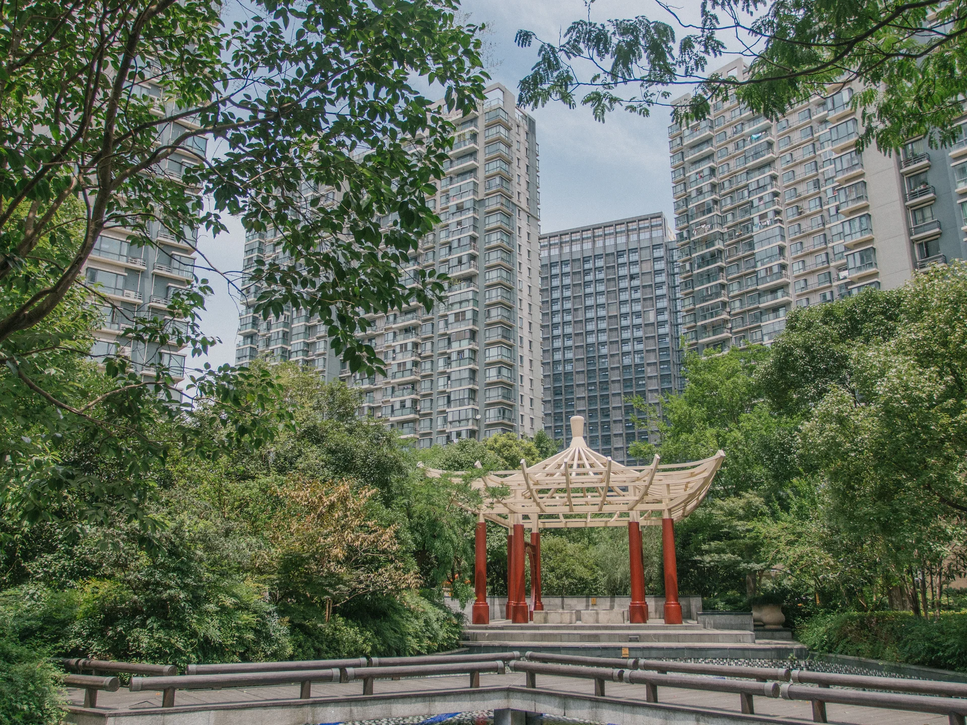 Modern Scenic Garden - Photo 17