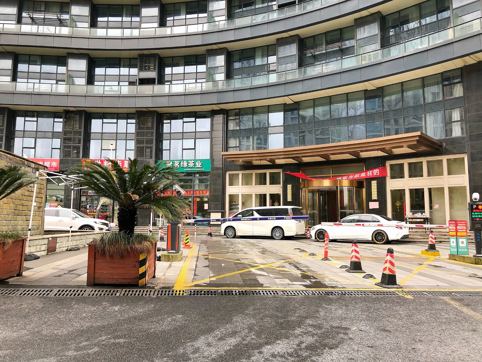 Hyatt House - Photo 4