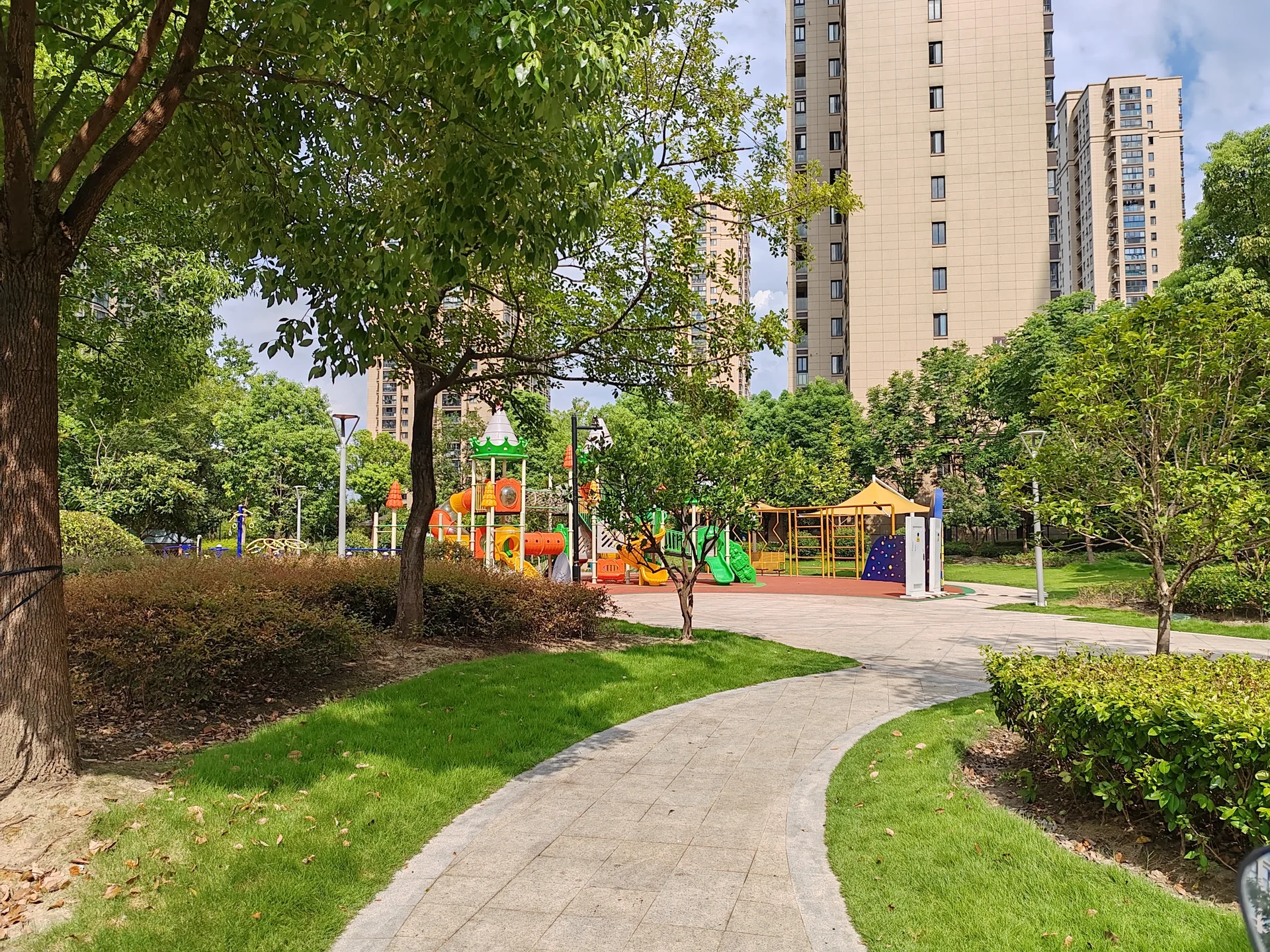 Yiner's home - Photo 6