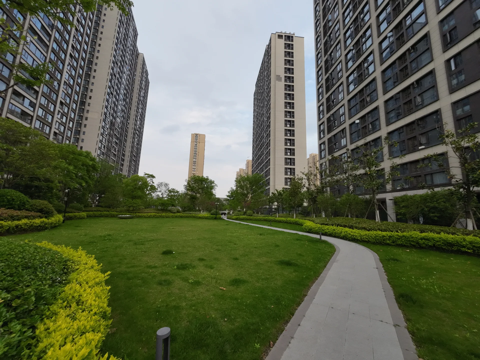 World Imperial Noble Manor - Photo 3