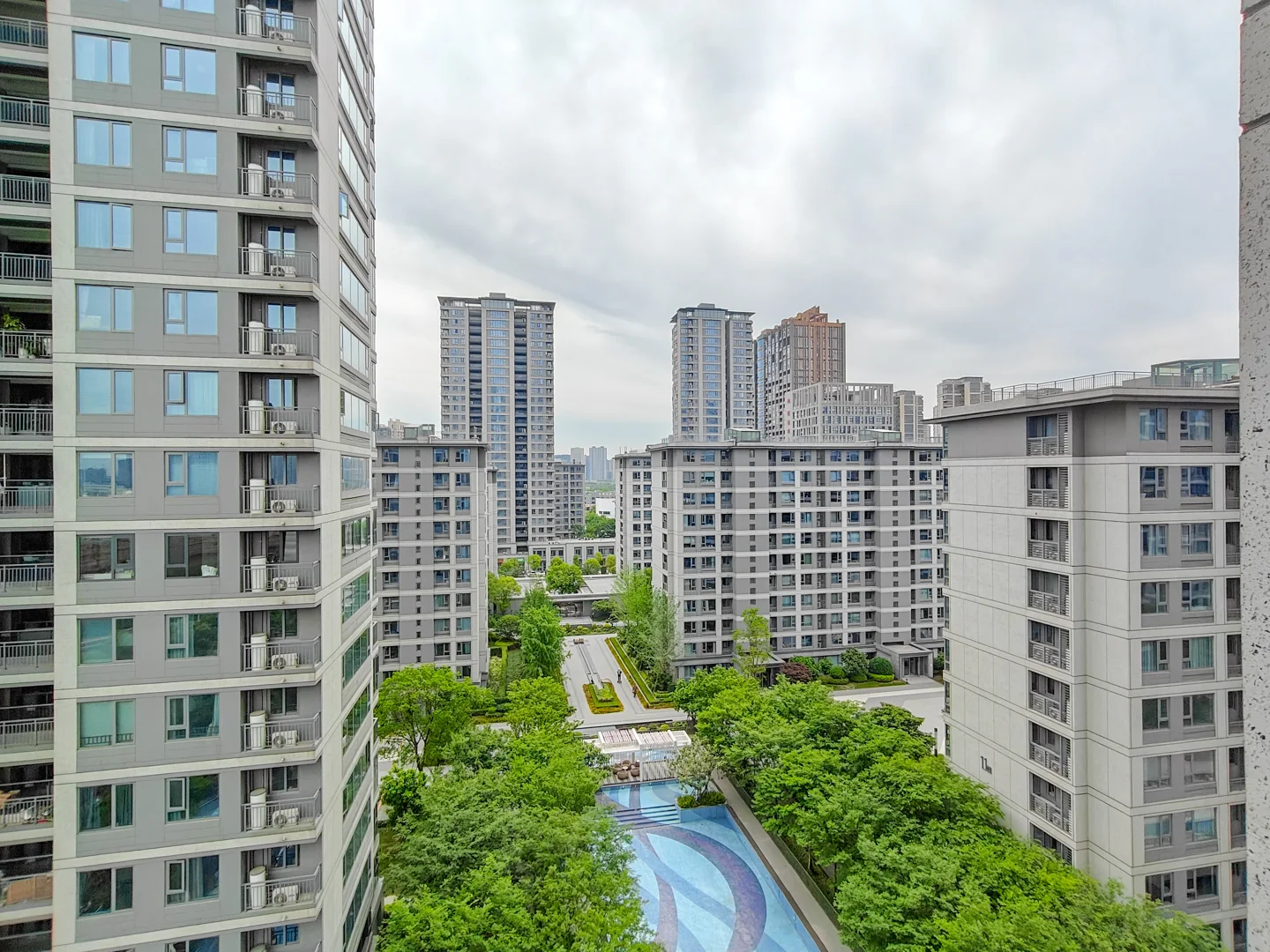 Rippling Cloud Manor - Photo 1