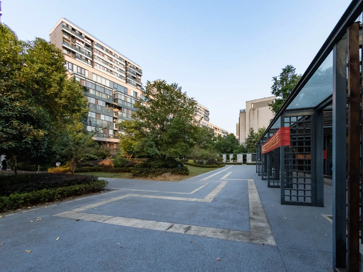 Noble Golden West Garden - Photo 12