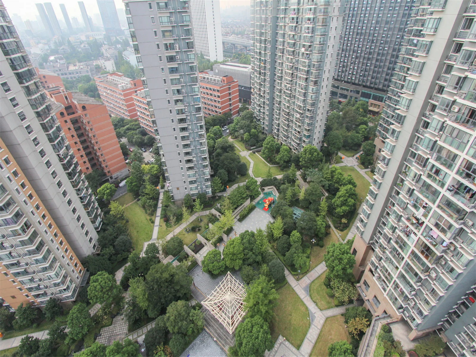 Modern Scenic Garden - Photo 2