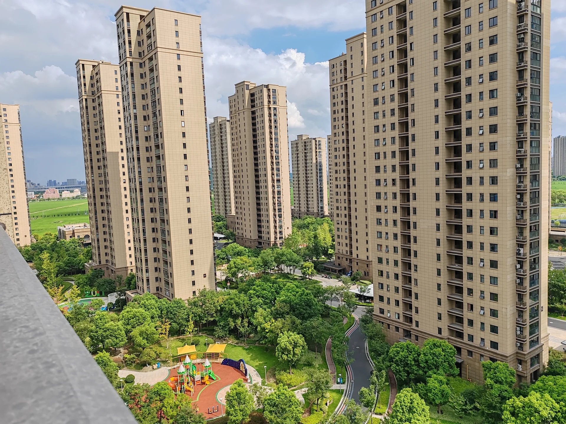 Yiner's home - Photo 2