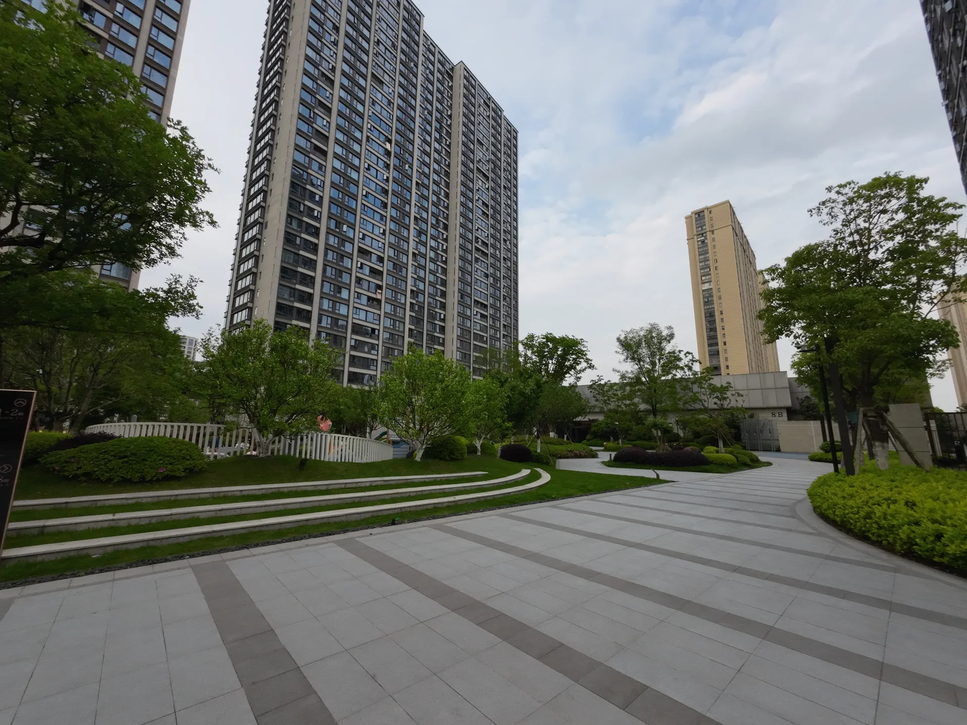 World Imperial Noble Manor - Photo 1