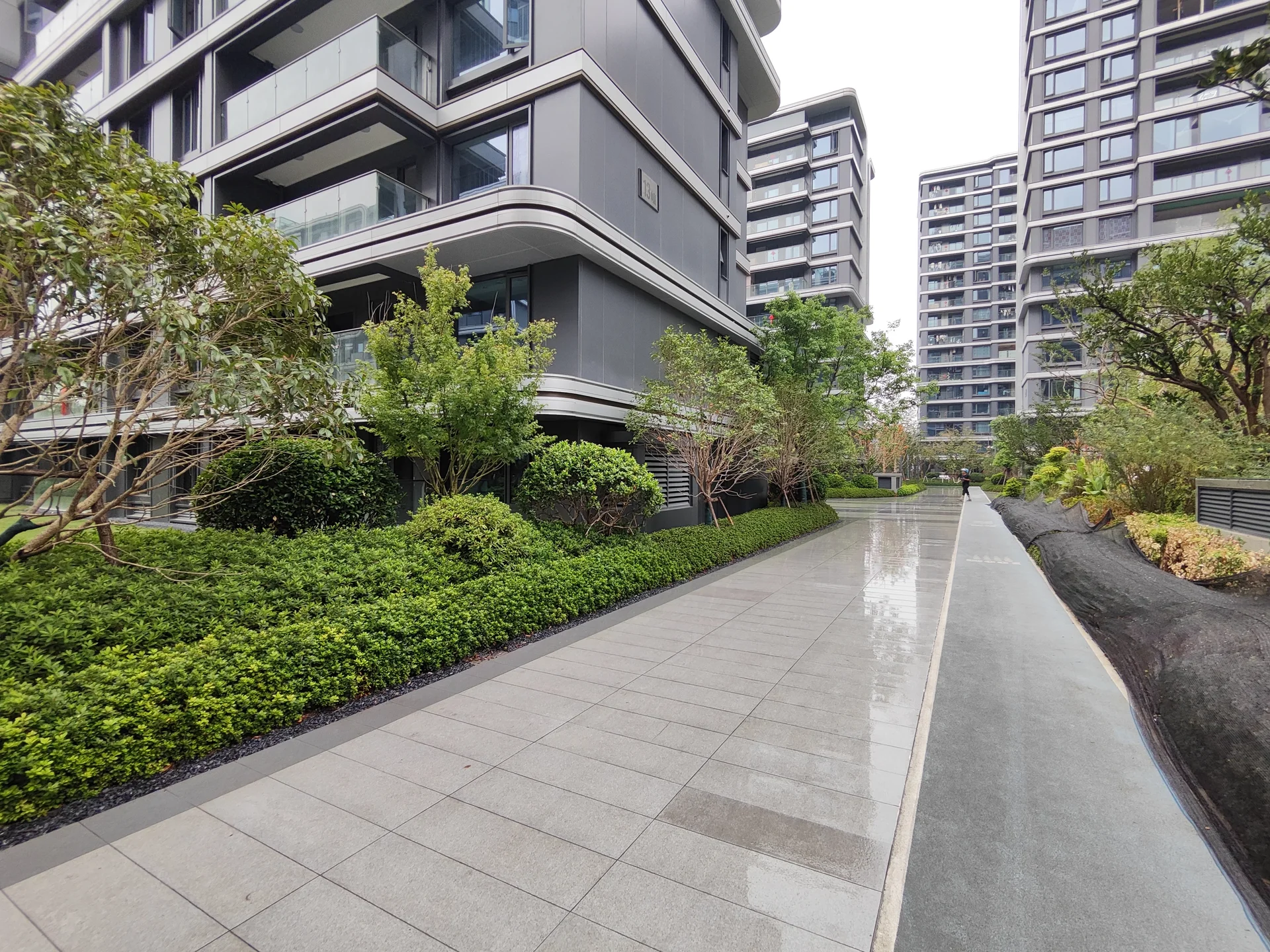 Moonlit Elegant Residence - Photo 4