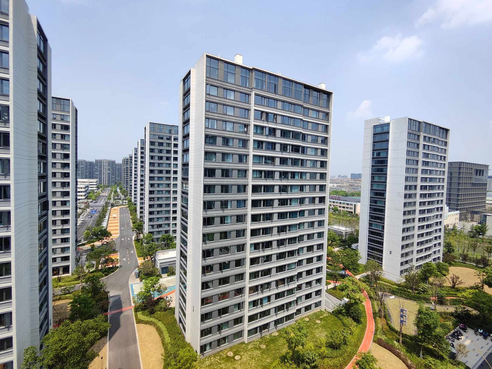 Cloud Nest Manor - Photo 3