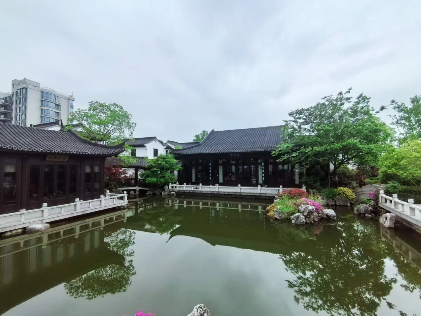 South Lake Moon  - Photo 16