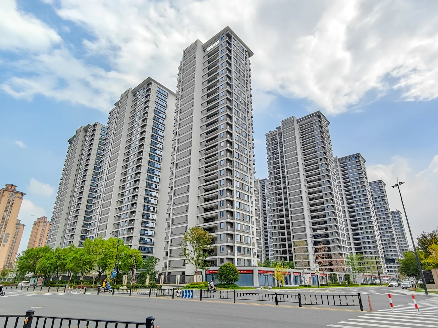 Moonlit Surf - Photo 2