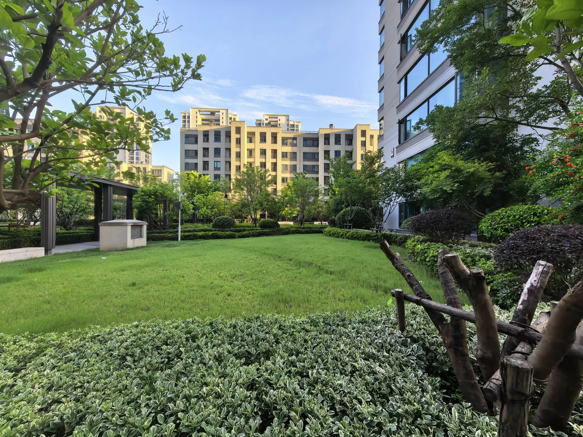 World Trade Radiance - Photo 6