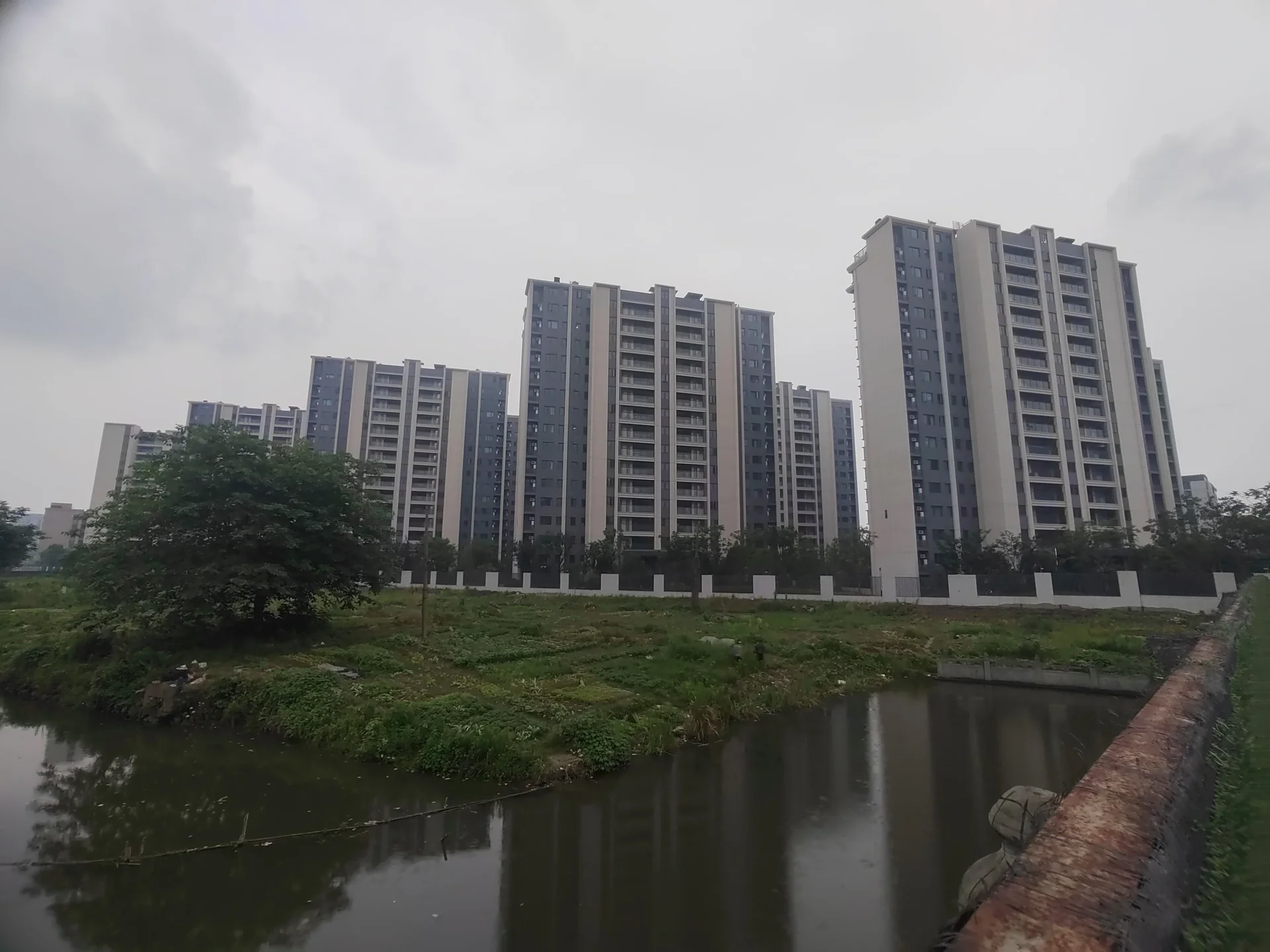 Noble Harmony Sky Manor - Photo 3