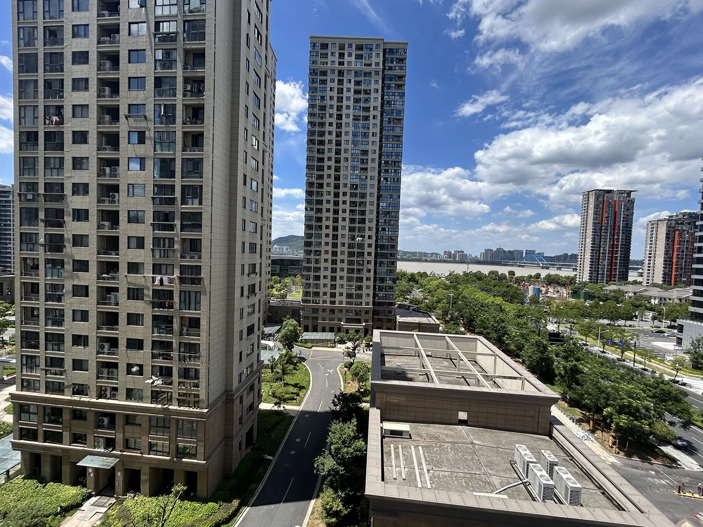 Riverview Manor - Photo 1