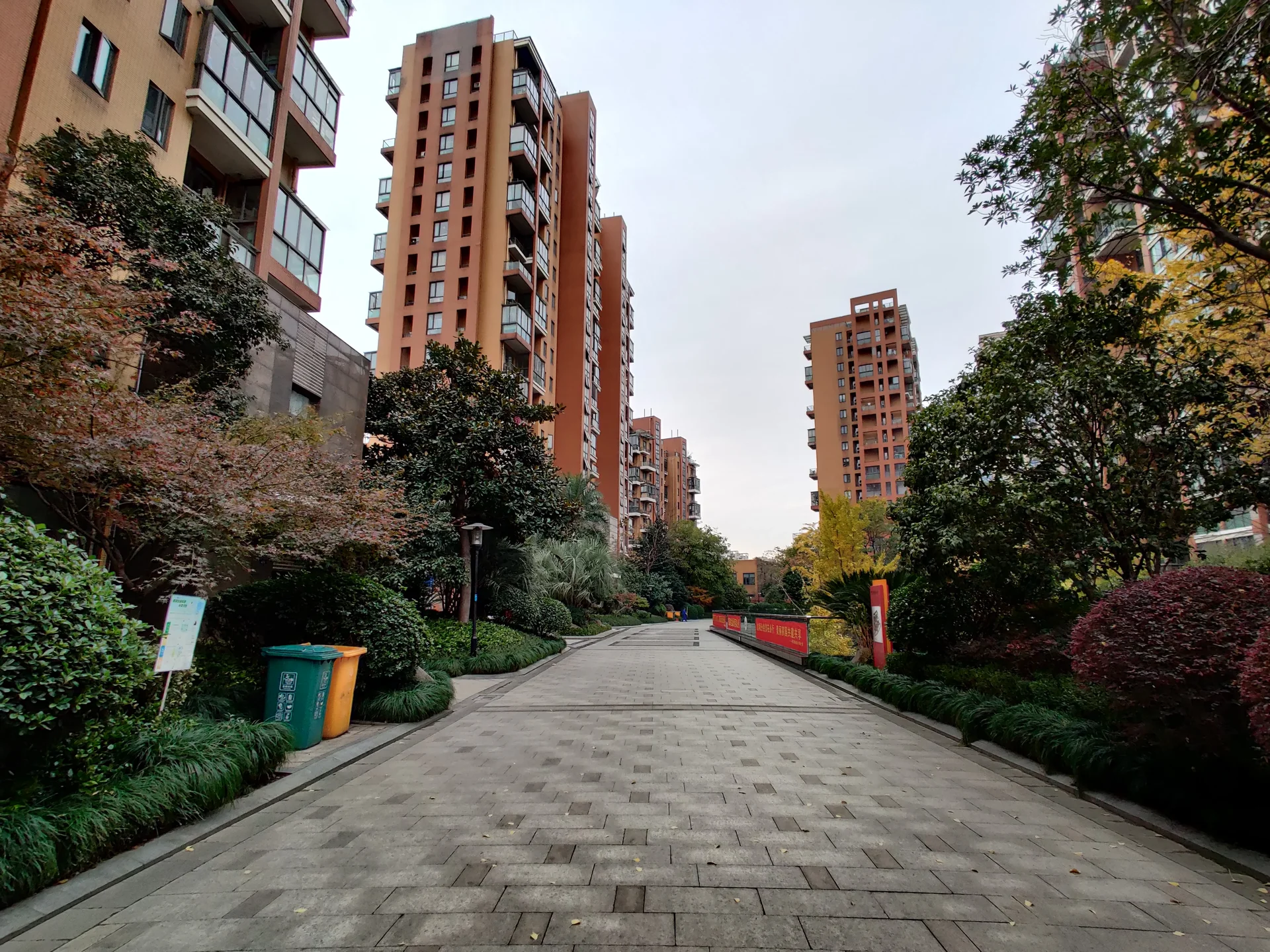 Oak Garden - Photo 3