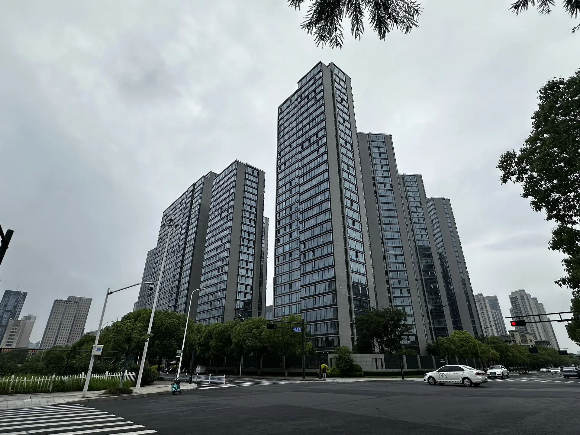 Four Seasons - Photo 5