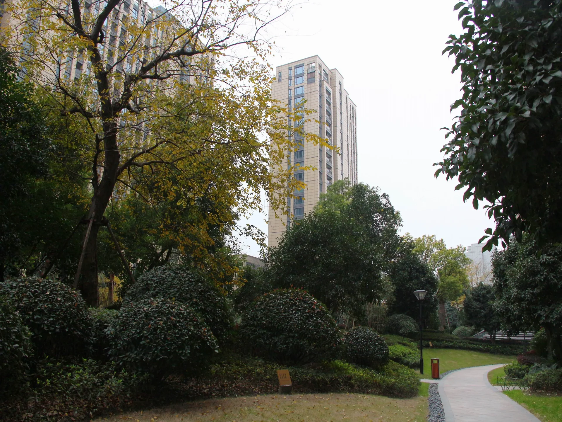 Golden Blue Court - Photo 25