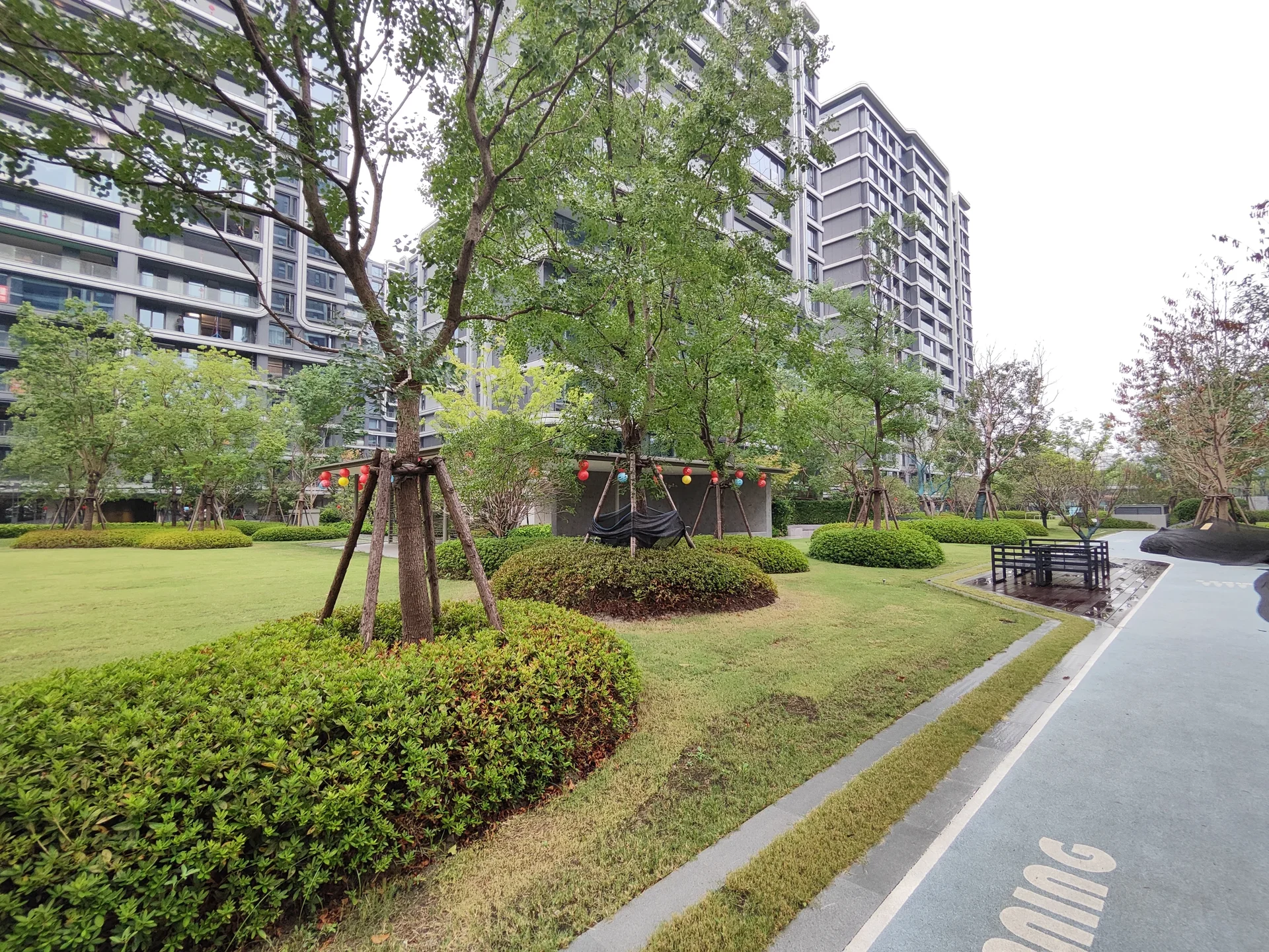 Moonlit Elegant Residence - Photo 3