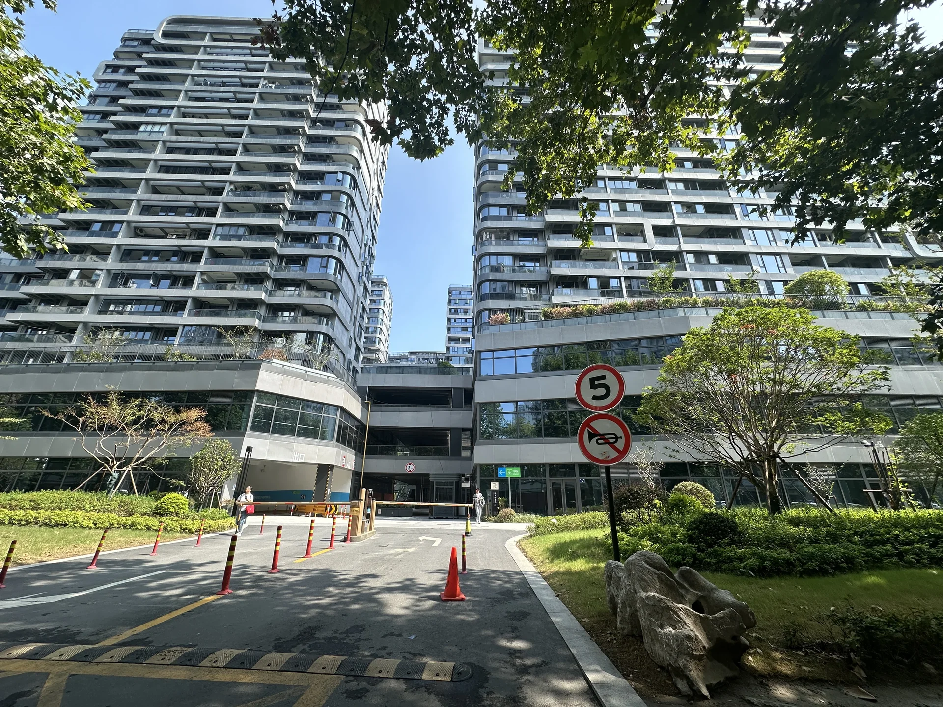 East Gem Court - Photo 1