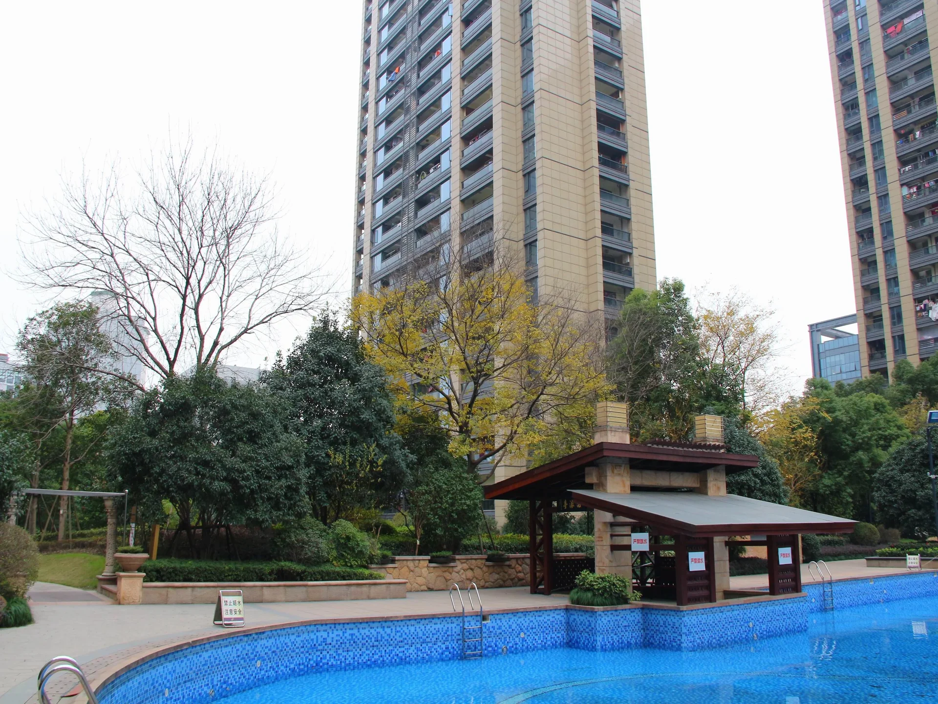 Golden Blue Court - Photo 38