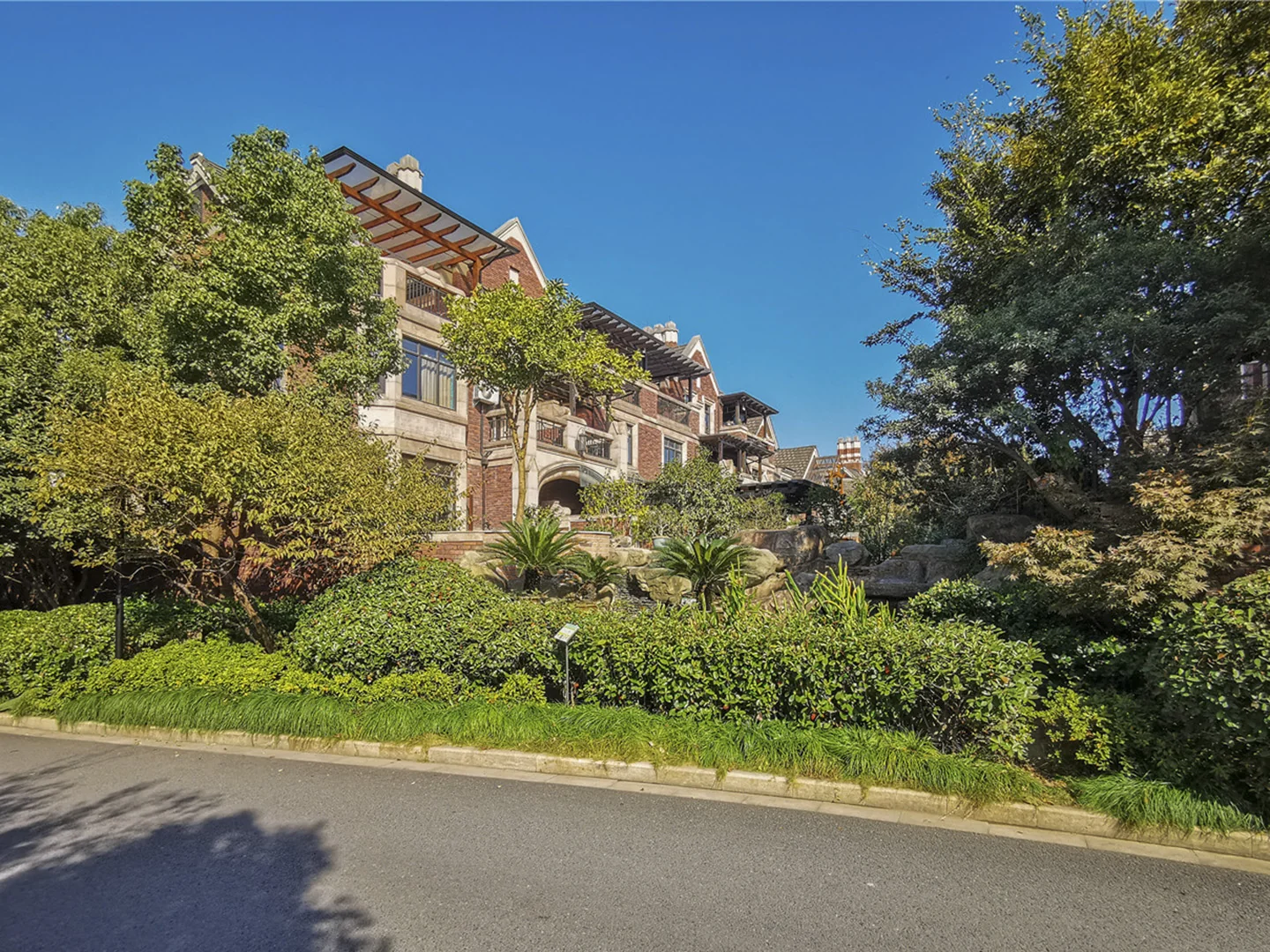 Xixi Rose Garden - Photo 2