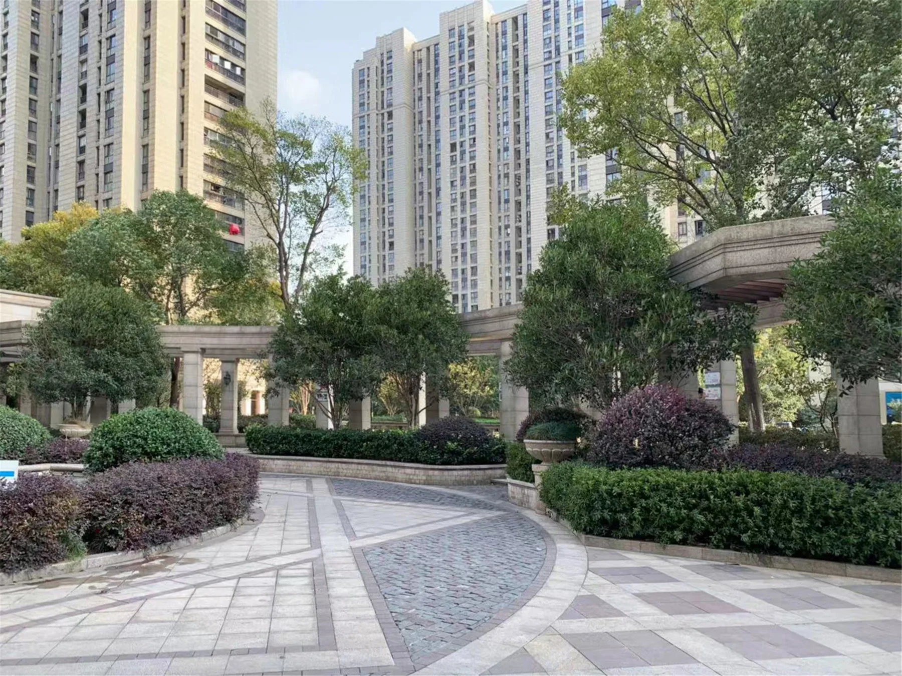 Skyward Peninsula Grand Manor - Photo 16