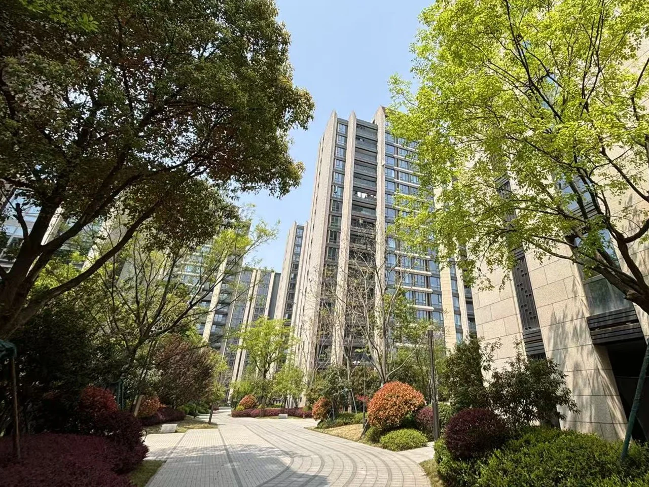 Central Mansion - Photo 2