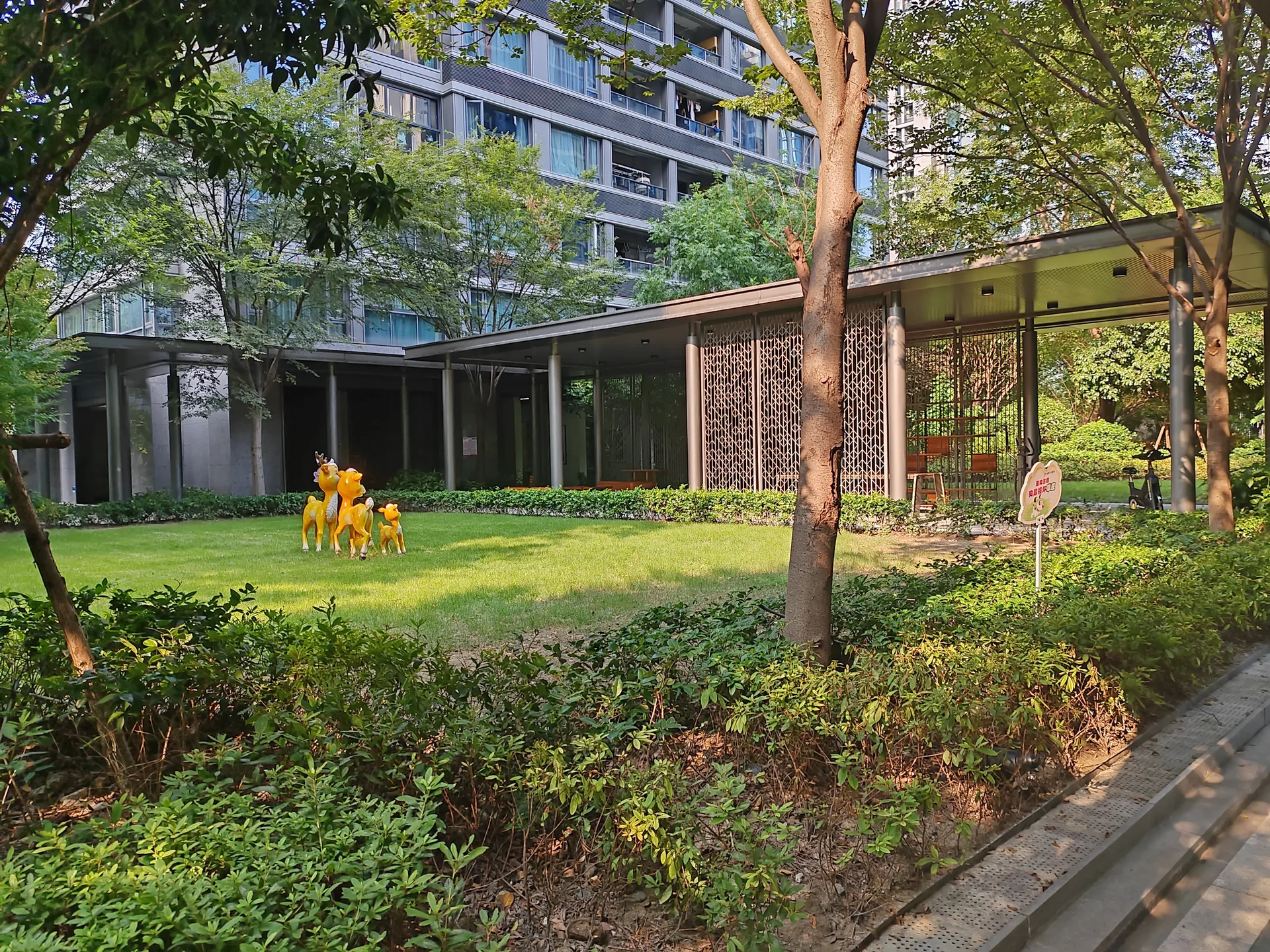 Metropolis Mansion  - Photo 6