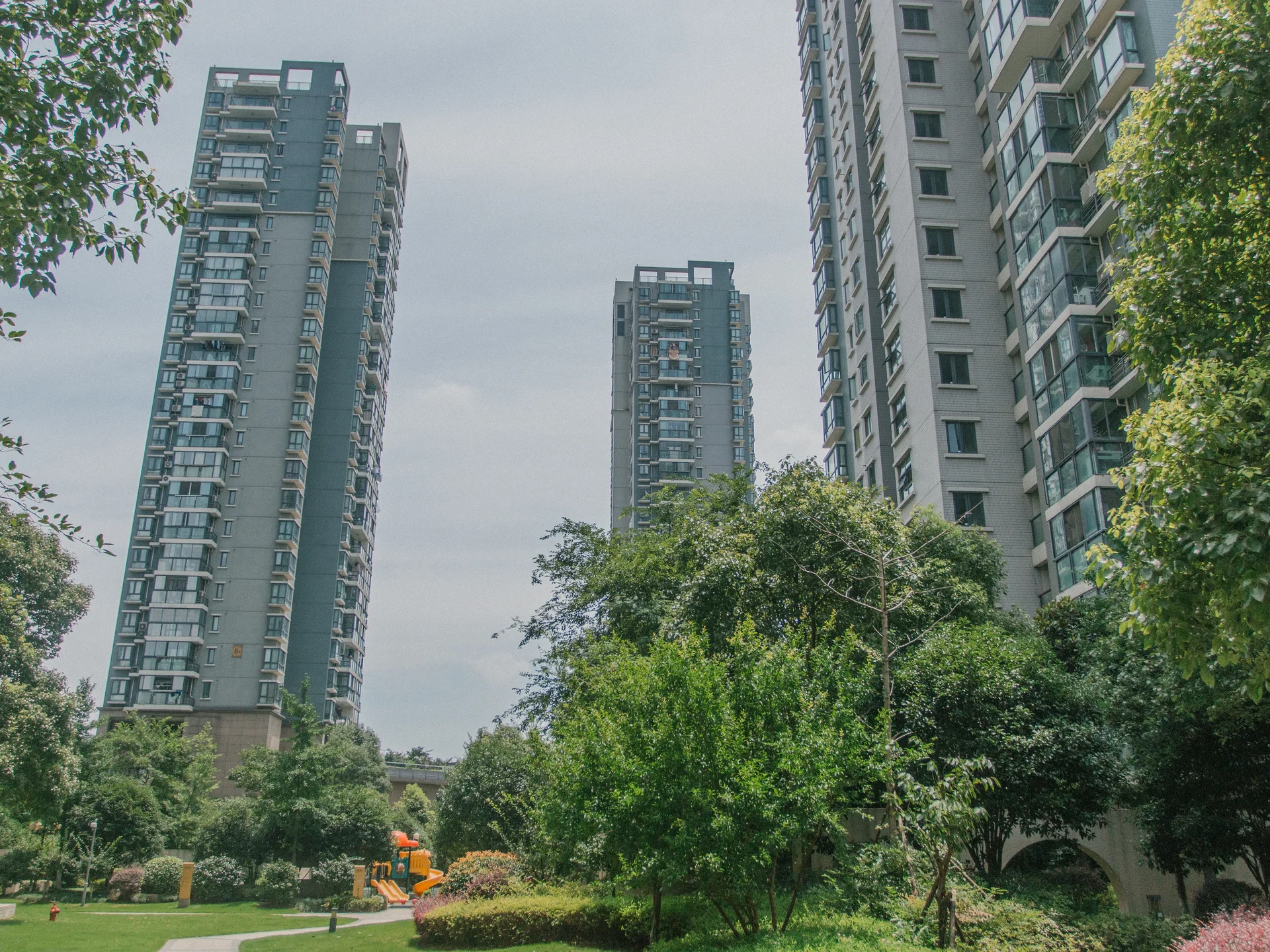 Modern Scenic Garden - Photo 4