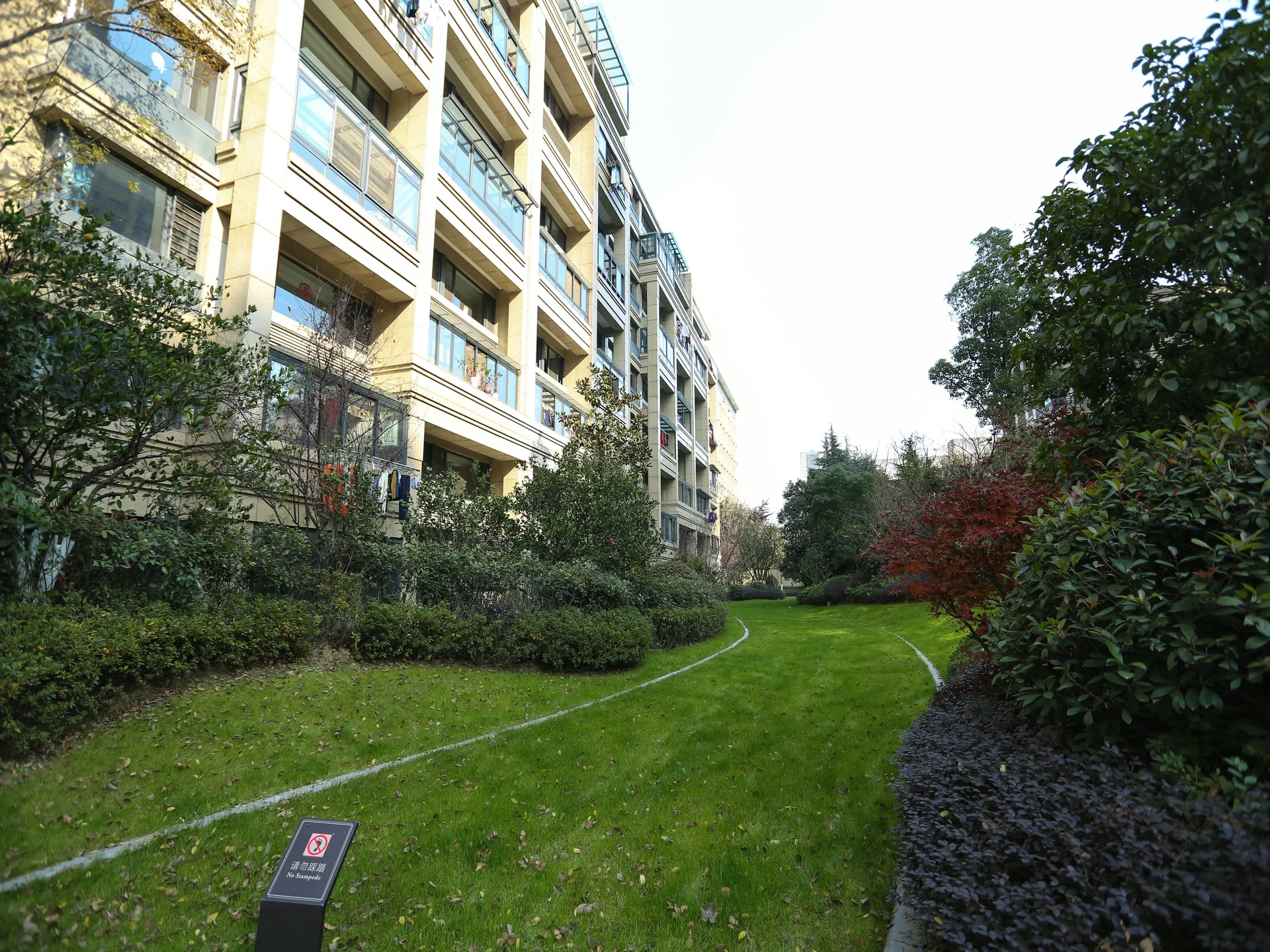 Secluded Residence - Photo 6