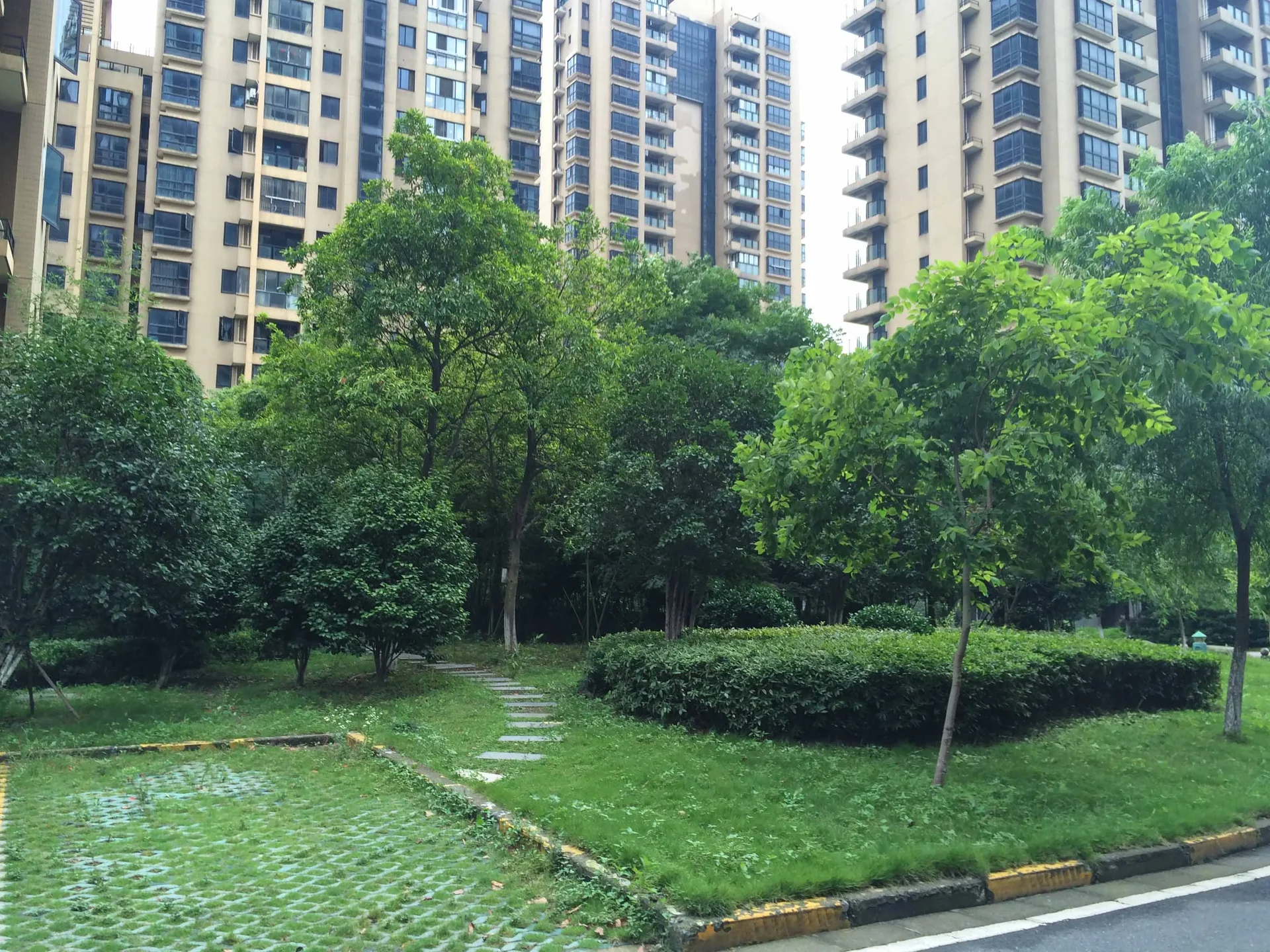 Riverside Harmony Garden - Photo 3