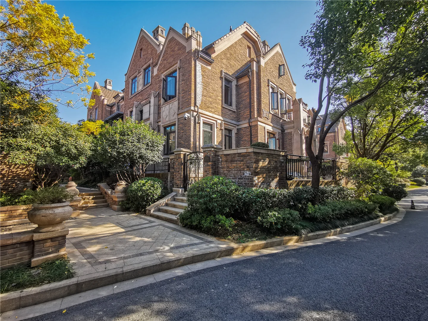 Xixi Rose Garden - Photo 4