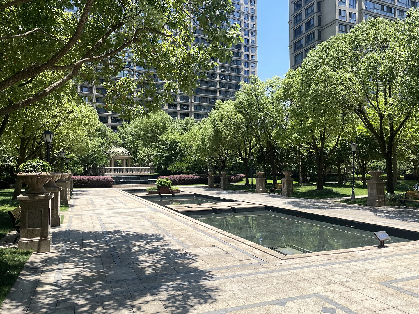 EastFloral Court - Photo 8