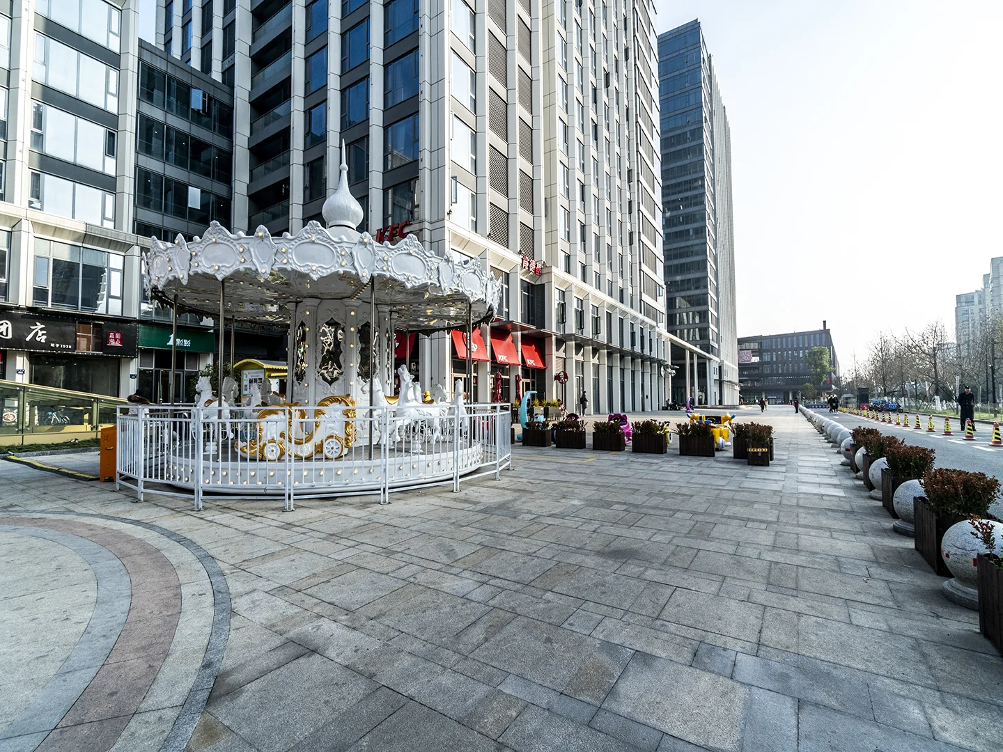 Canal Manor - Photo 2