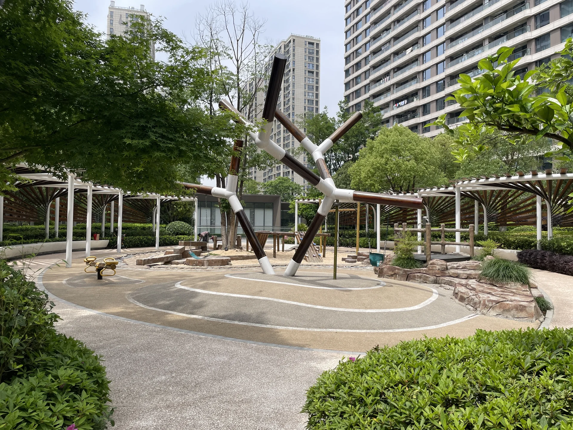 Metropolis Forest - Photo 5