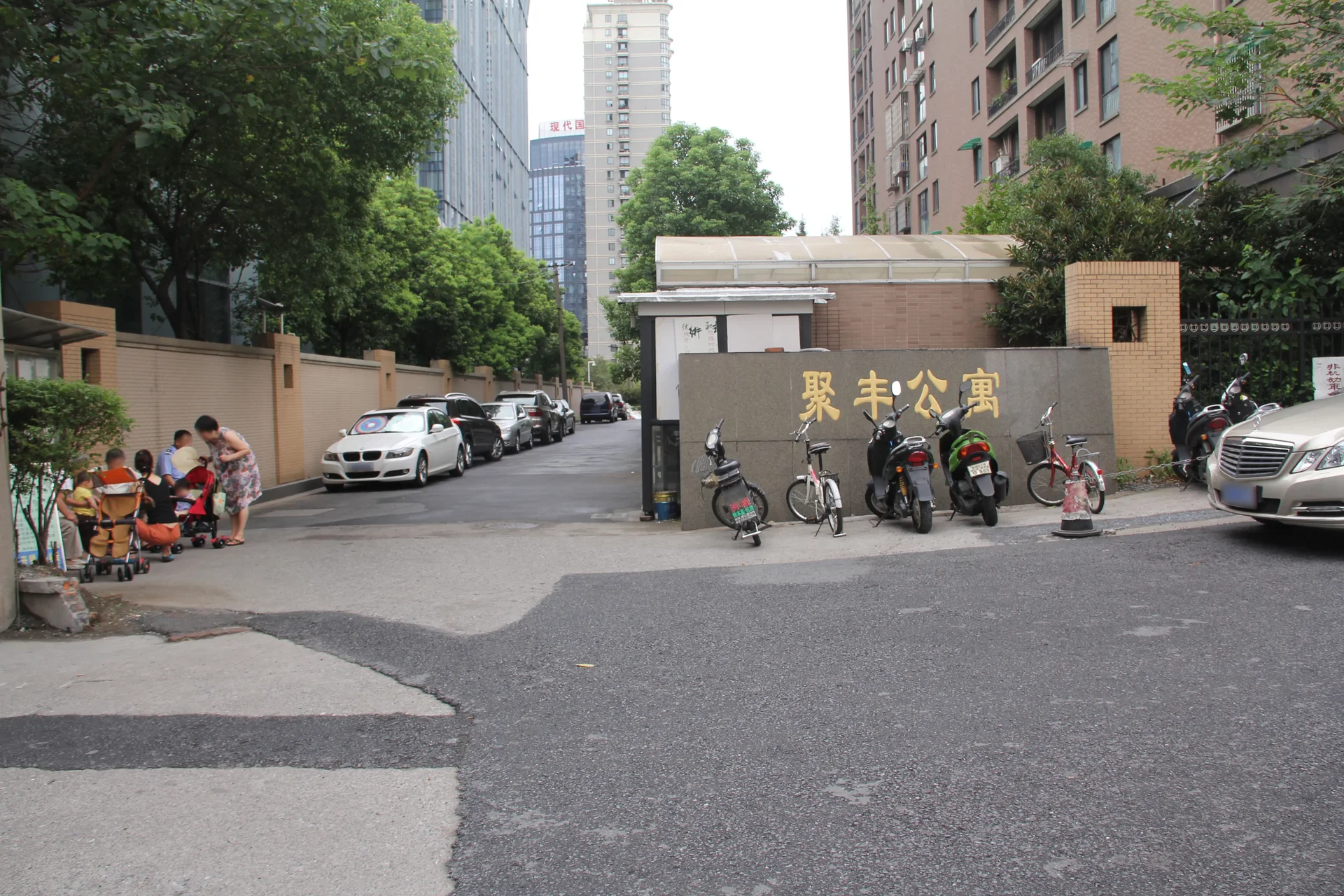 Jufeng Apartment - Photo 11