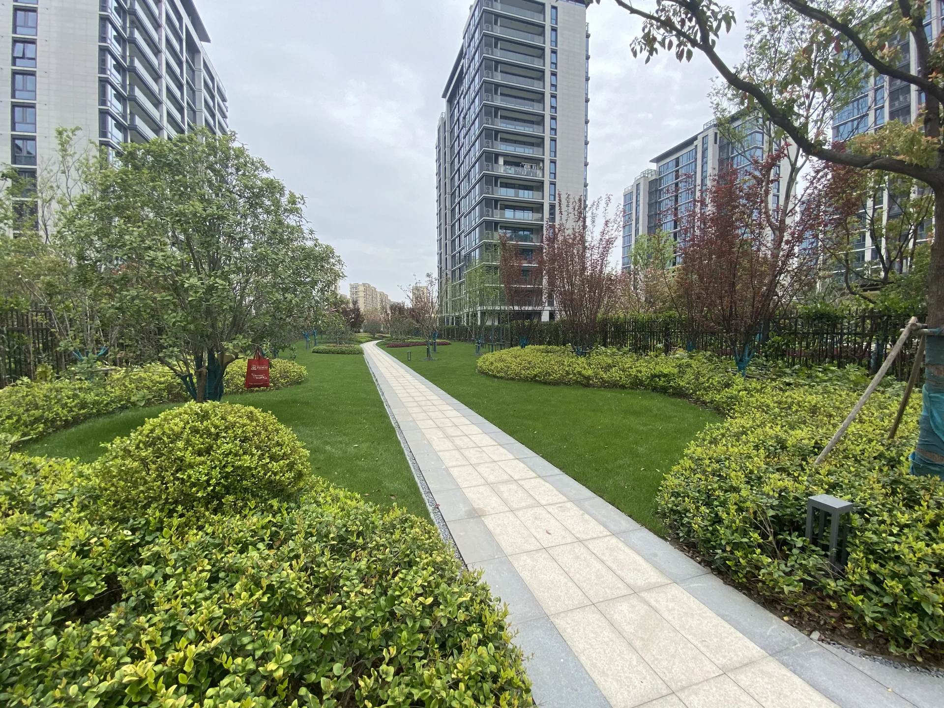 Lakeward Scenery - Photo 5