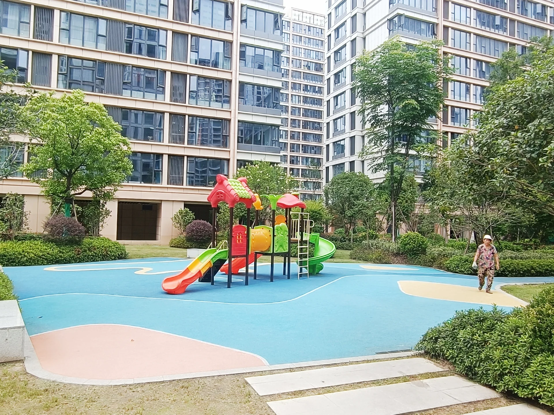 Cloud Metropolis - Photo 3