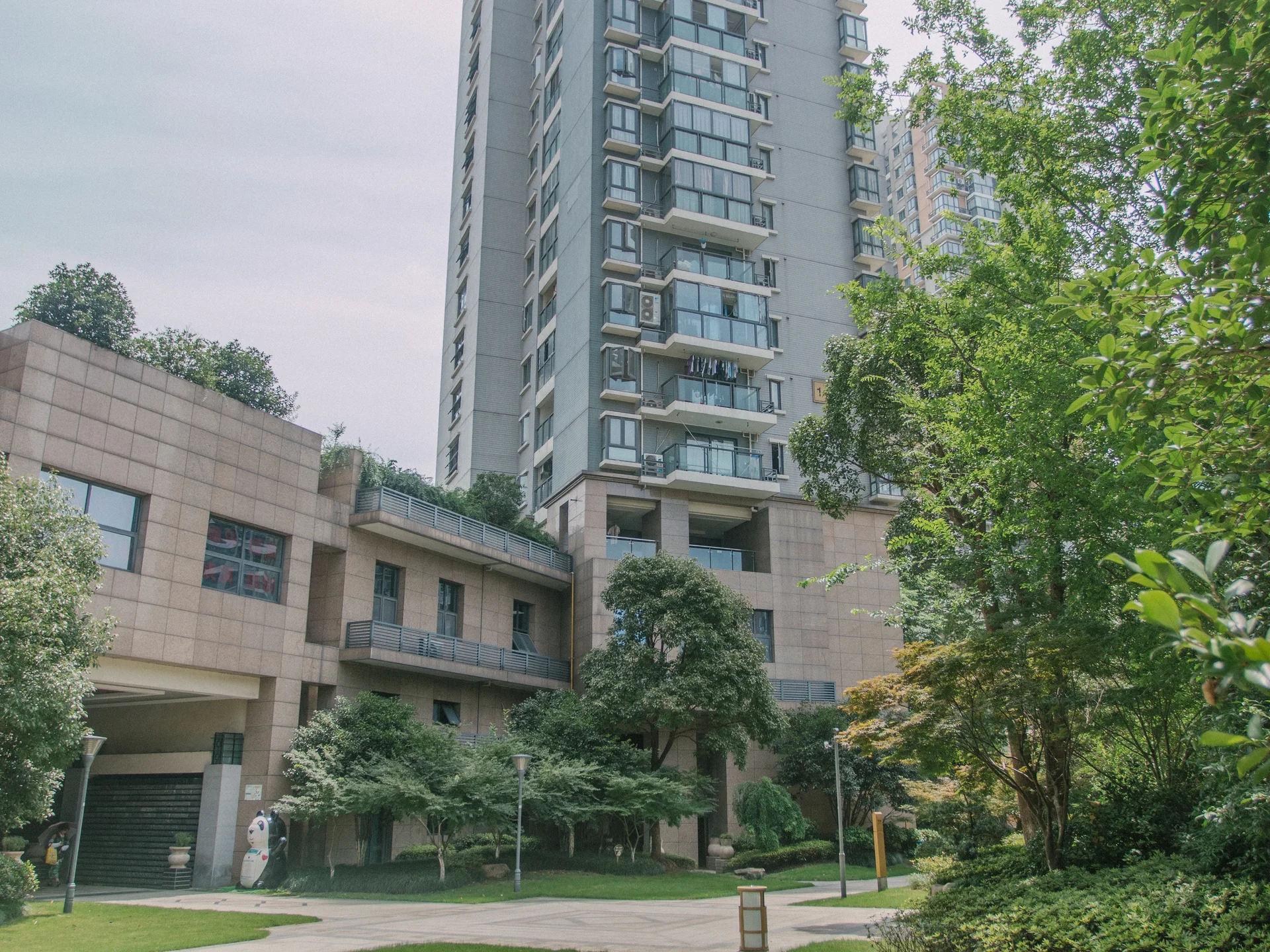 Modern Scenic Garden - Photo 14